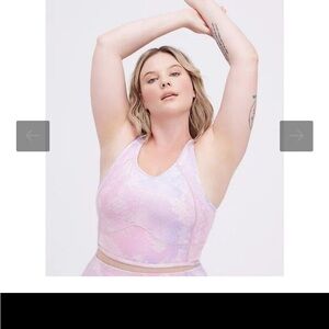NWT Torrid size 4 Purple Shine Scale Sports Bra
